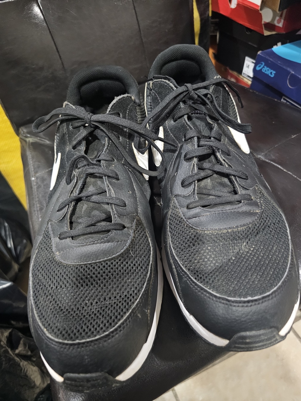 Nike Men’s Black Athletic Sneakers